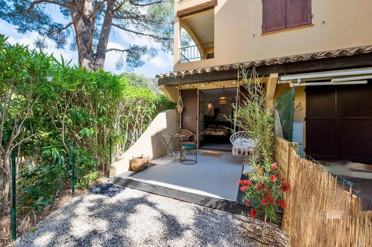 לה לבאנדו Studio Avec Jardin Proche Plages Saint Clair Lavandou צרפת